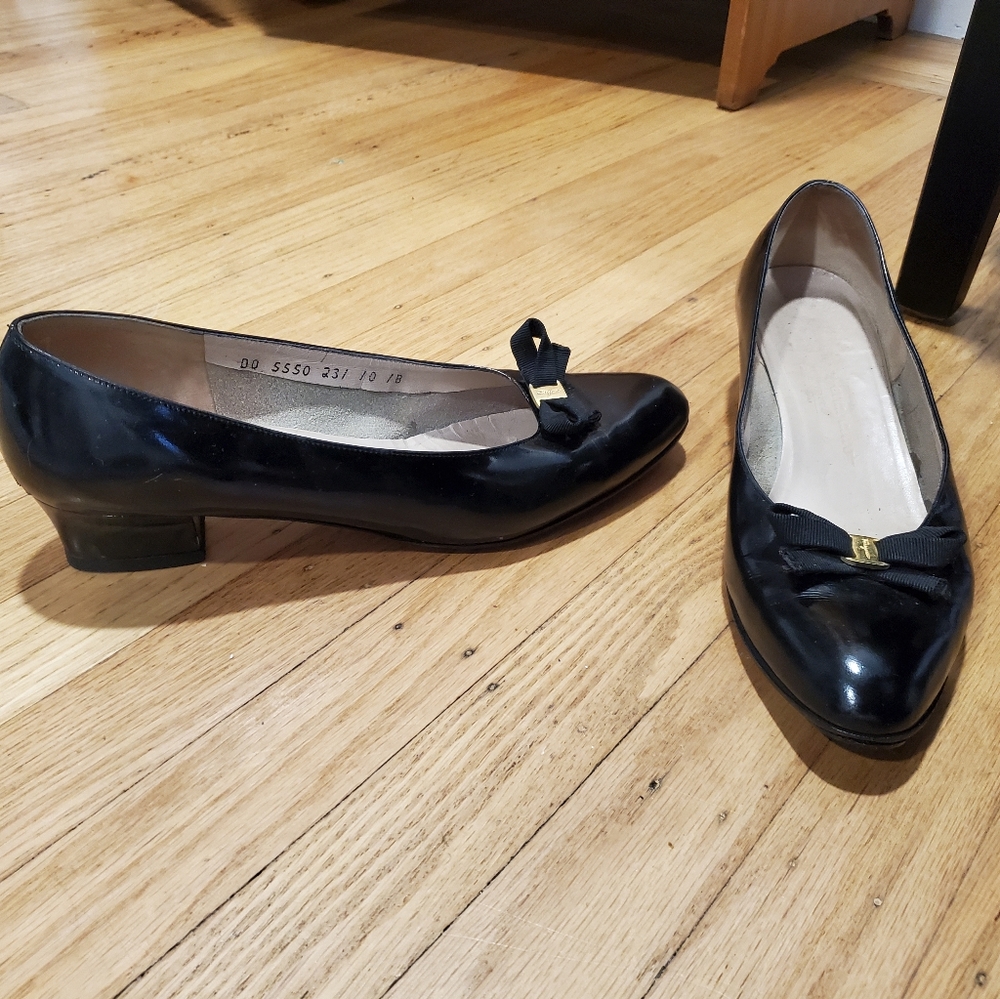 Vintage Salvatore Ferragamo flats
